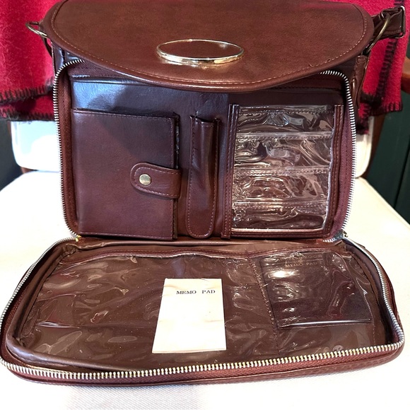 Adorable VGUC Vintage Brown Naugahyde Tandem Handbag - Picture 8 of 12